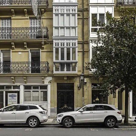 Versalles - The Collection סן סבסטיאן